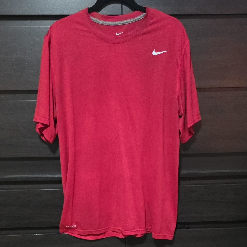 Nike Men's Vibrant Red Short Sleeve Tee